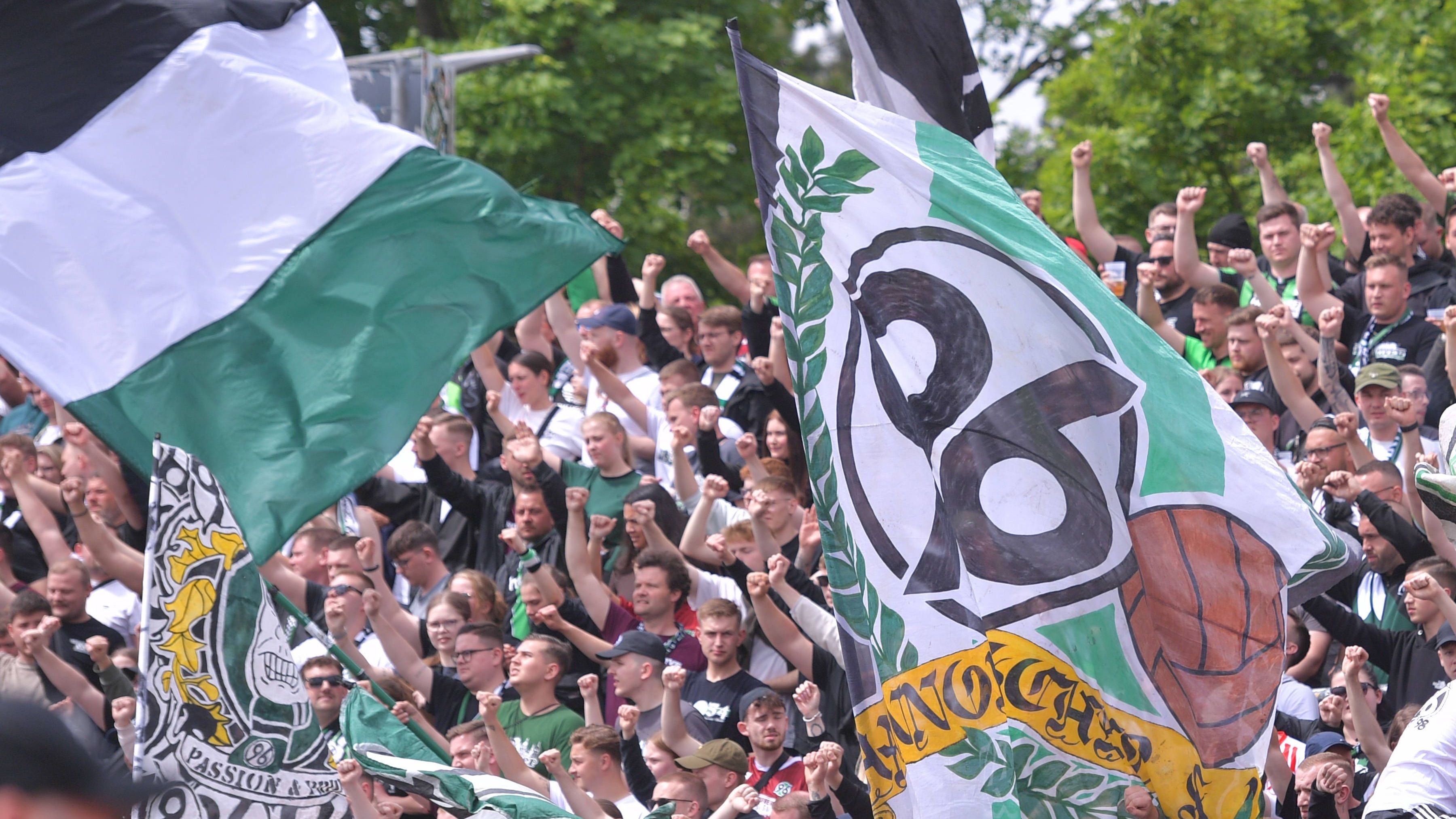 <strong>2075 FC Niedersachsen Nova (früher&nbsp;Hannover 96)</strong><br>Sensation dank regionalem Netzwerk &amp; internationalen Investoren