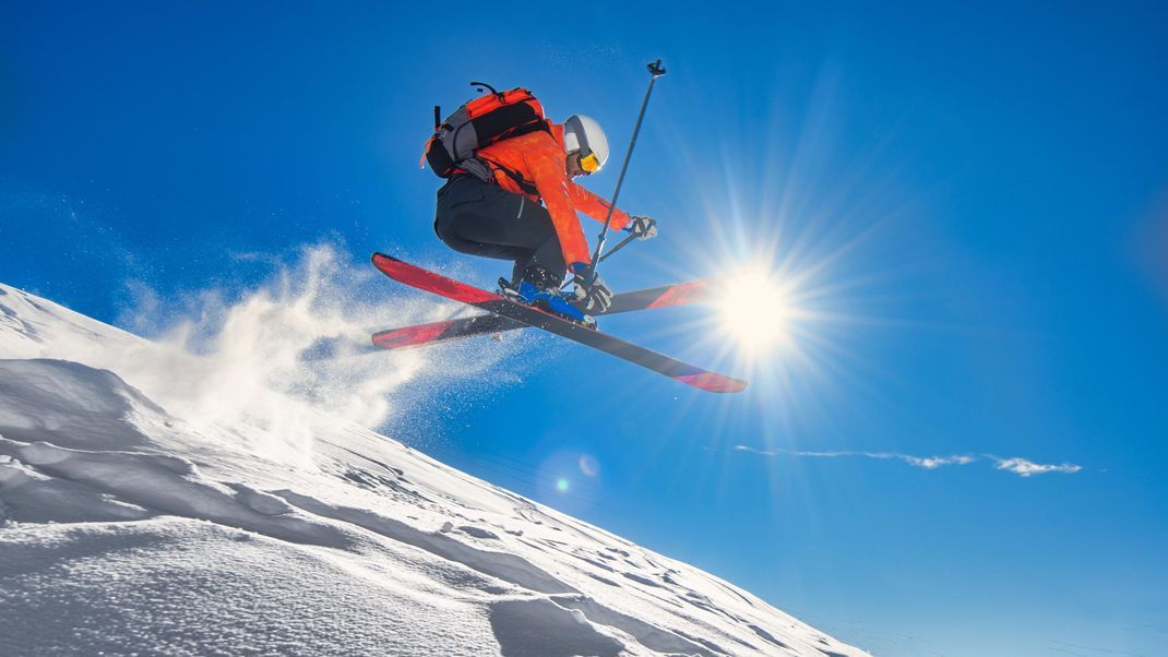 Sonne und viel Schnee - so macht Skifahren Spaß.