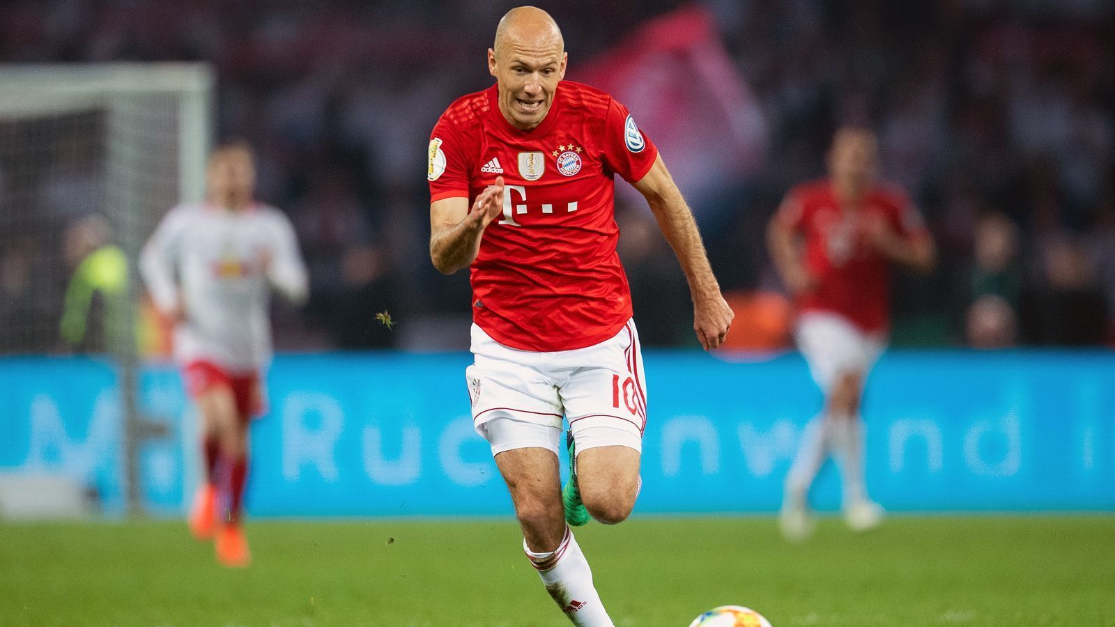 
                <strong>Arjen Robben</strong><br>
                Rückennummer 10 beim FC Bayern: von 2009 bis 2019Position: Rechtsaußen
              