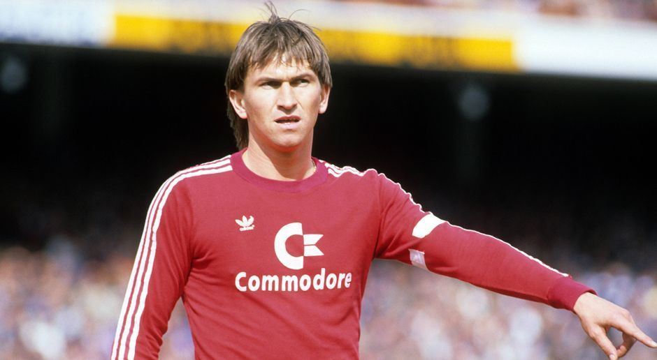 
                <strong>Klaus Augenthaler</strong><br>
                Abwehr: Klaus Augenthaler (524 Bayern-Spiele).
              