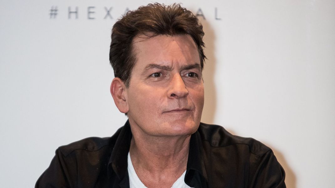 Charlie Sheen, einst bestbezahlter TV-Schauspieler der Welt, ist in großer Sorge und fürchtet, an Demenz erkrankt zu sein.