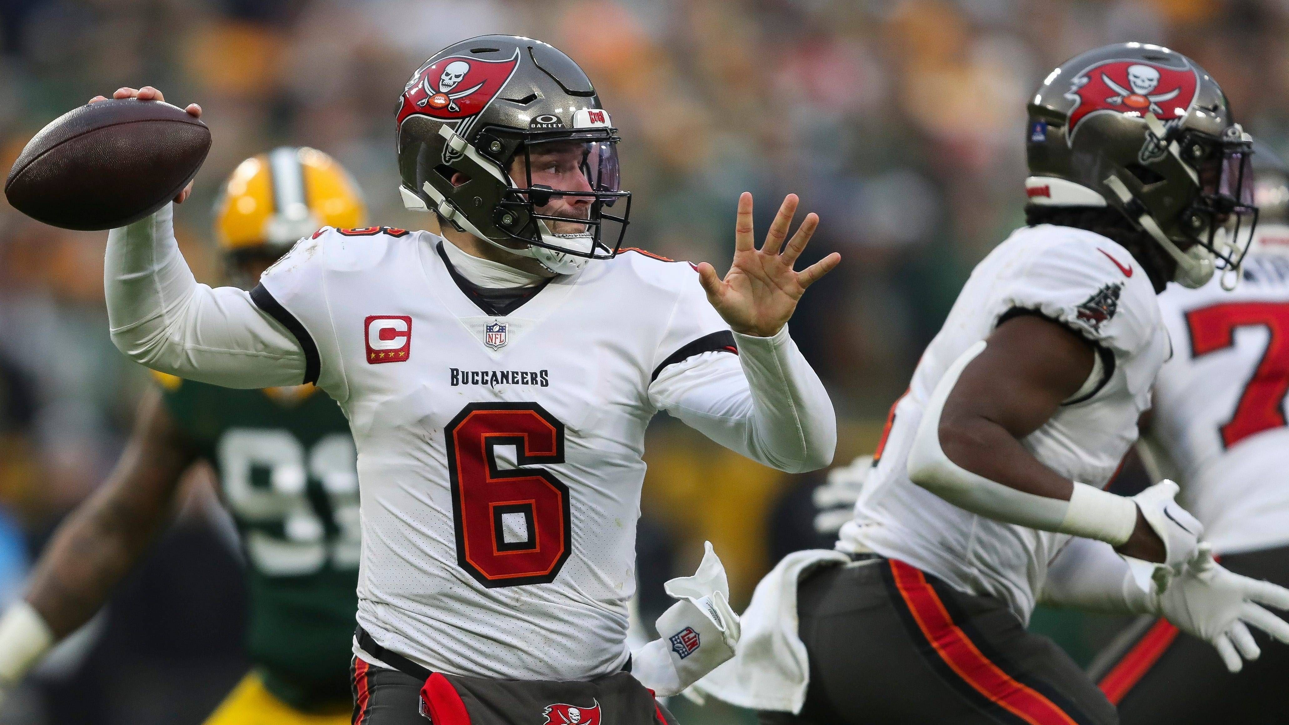 <strong>Platz 8: Tampa Bay Buccaneers<br></strong>Es war höchste Priorität für die Tampa Bay Buccaneers, ihre beiden besten Wide Receiver zu halten. Sowohl Mike Evans als auch Chris Godwin bleiben in Florida, die Free Agency ist damit jetzt schon ein Erfolg. Pass Rusher Haason Reddick ist auf der anderen Seite des Balls ein potentiell wichtiger Faktor. Im Draft sicherte man sich zusätzlich mit Emeka Egbuka auf der Receiver-Position ab, sollte die Reha von Godwin länger als gedacht dauern. Mit den Buccaneers ist, Stand jetzt, zu rechnen.