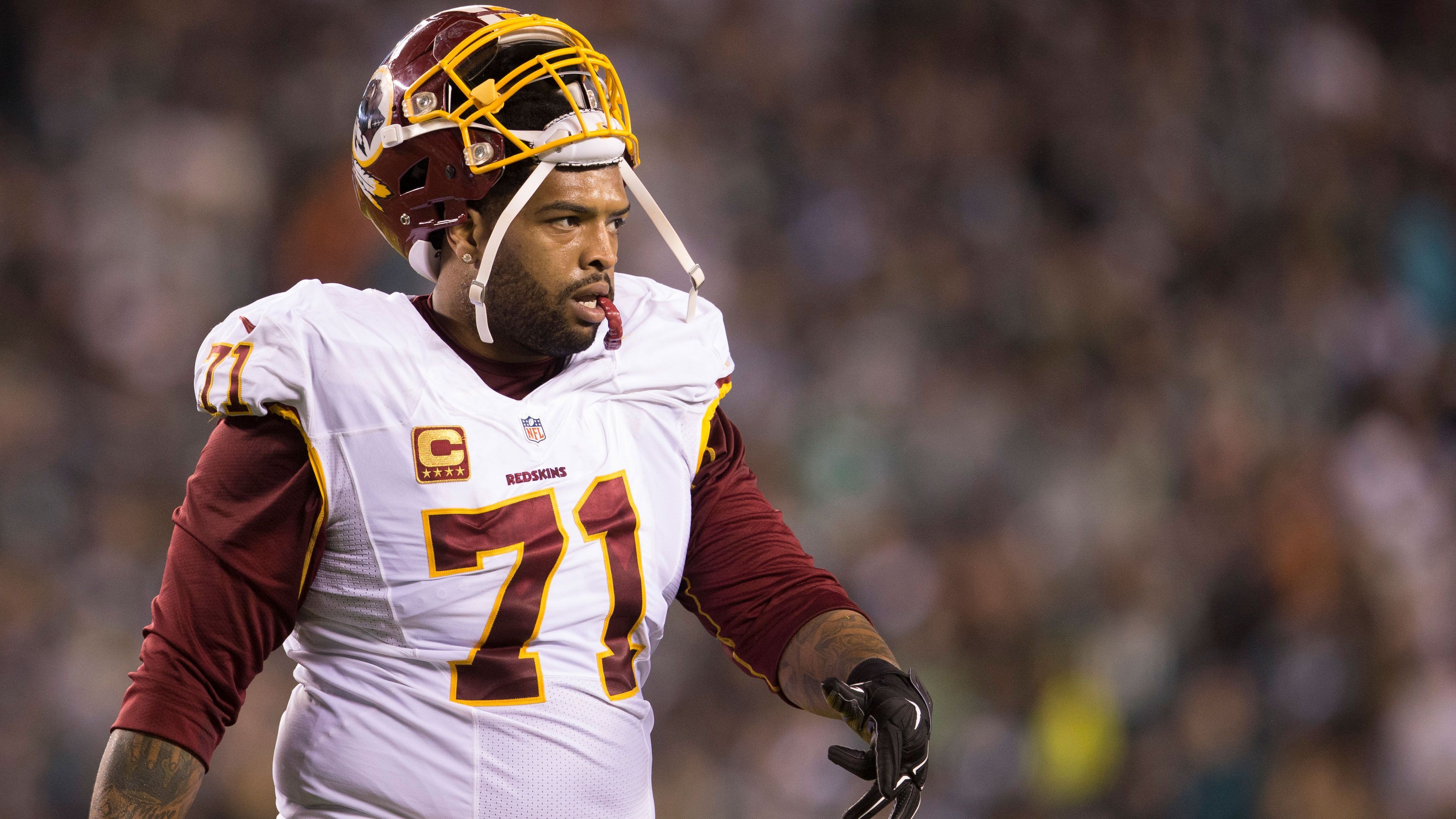 
                <strong>Left Tackle: Trent Williams (San Francisco 49ers)</strong><br>
                Die San Francisco 49ers haben in der Offseason ihre Offensive Line verstärkt. Mit Trent Williams haben sie einen der besten Left Tackle der Liga bekommen. Sein Vertrag bei den 49ers: Sechs Jahre, 138 Millionen US-Dollar, rund 23,1 Millionen pro Jahr.
              