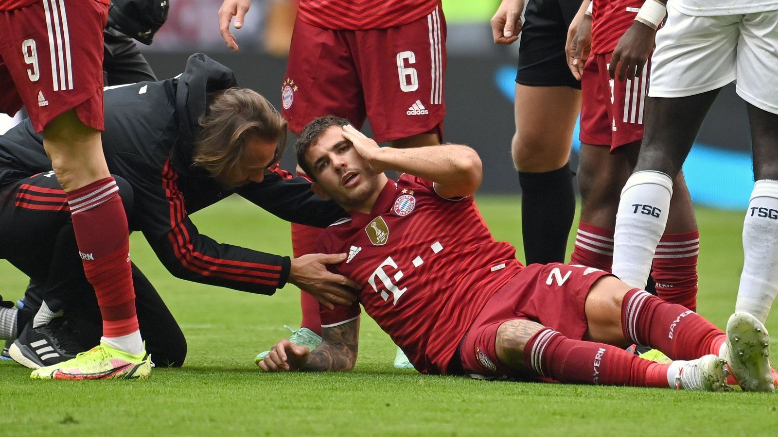 
                <strong>65 Pflichtspiele wegen Verletzungen verpasst</strong><br>
                In seinen vier Spielzeiten beim FC Bayern verpasste Hernandez hingegen 65 Partien aufgrund von unterschiedlichsten Verletzungen. Innenband, Meniskus, Corona-Infektion, Oberschenkel-Probleme - Hernandez wurde in den zurückliegenden vier Jahren immer wieder von seinem Körper ausgebremst. 
              