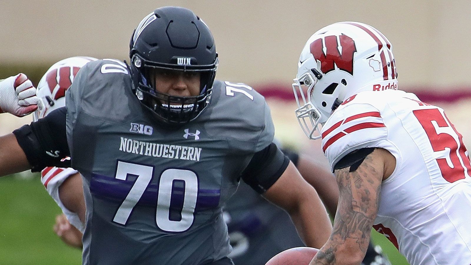 
                <strong>8. Pick: Carolina Panthers - Rashawn Slater, OL</strong><br>
                Auch die Panthers haben mit Sam Darnold einen neuen Quarterback. Bei den Jets kam Darnold nie so richtig ins Rollen, trotz des großen Potenzials, das ihm nachgesagt wird. Die Panthers investieren mit Slater deshalb in die O-Line, damit Darnold abliefern kann.
              