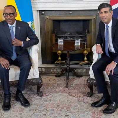 Laut der Zeitung "Sun" reiste bereits ein erster Kandidat per Linienflug nach Ruanda.