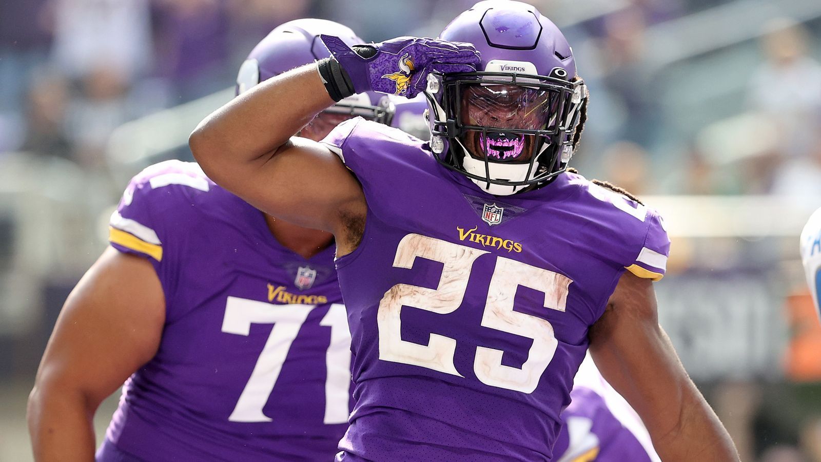 
                <strong>Draft-Pick 12: Minnesota Vikings</strong><br>
                &#x2022; Saison-Bilanz: 8-9<br>&#x2022; Strength of Schedule: 0,507<br>
              