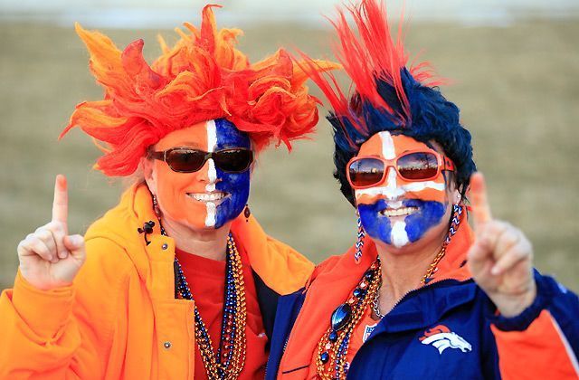 
                <strong>AFC Championship Game: Denver Broncos - New England Patriots</strong><br>
                Bunt, schrill, voller Vorfreude und optimistisch präsentieren sich die Anhänger der Denver Broncos vor dem Conference Finale gegen die New England Patriots.
              