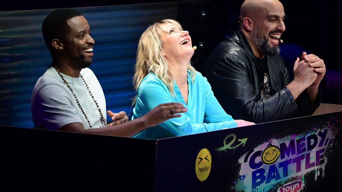 Charles Nguela, Angelika Niedetzky und Abdelkarim bei "Comedy Battle" auf Joyn.