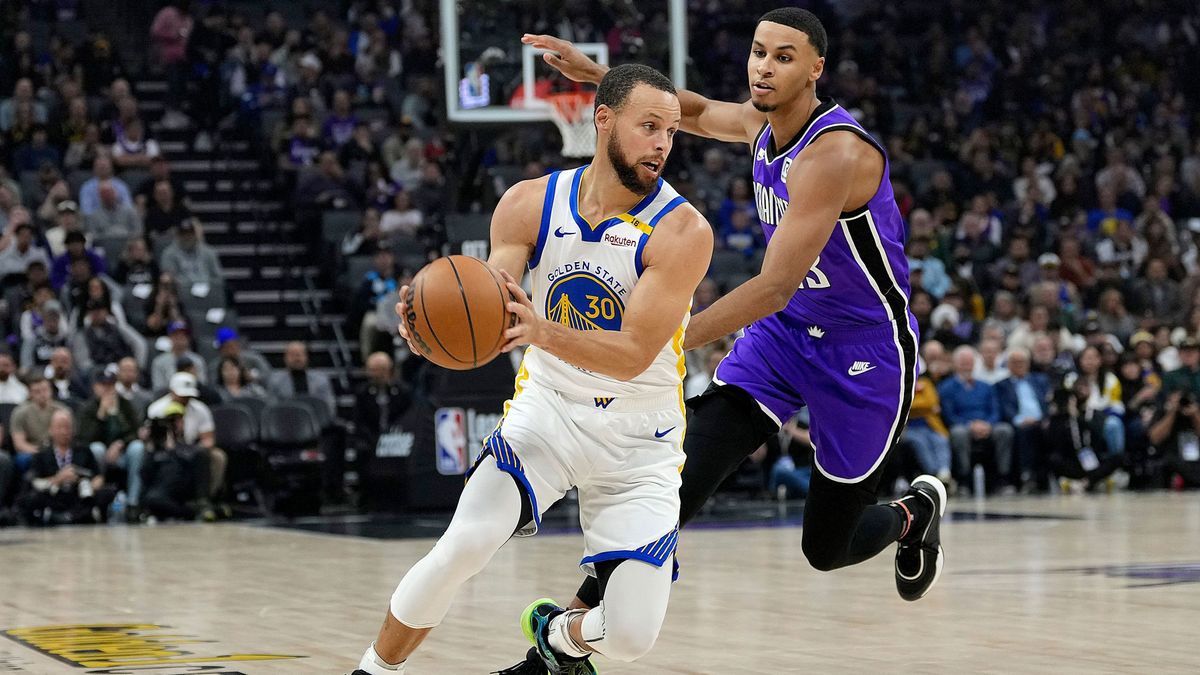 Golden State Warriors v Sacramento Kings