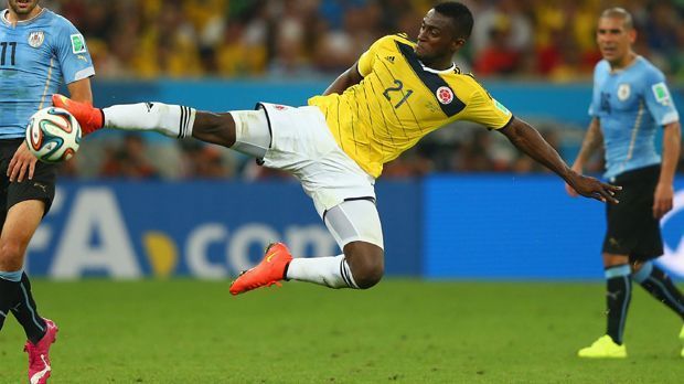 
                <strong>Platz 7: Jackson Martinez (35 Millionen Euro)</strong><br>
                Platz 7: Jackson Martinez (35 Millionen Euro). Der Kolumbianer steht mit Schneiderlin und Kovacic zusammen auf dem siebten Rang. Der FC Porto verkauft den Mittelstürmer an Atletico Madrid.
              