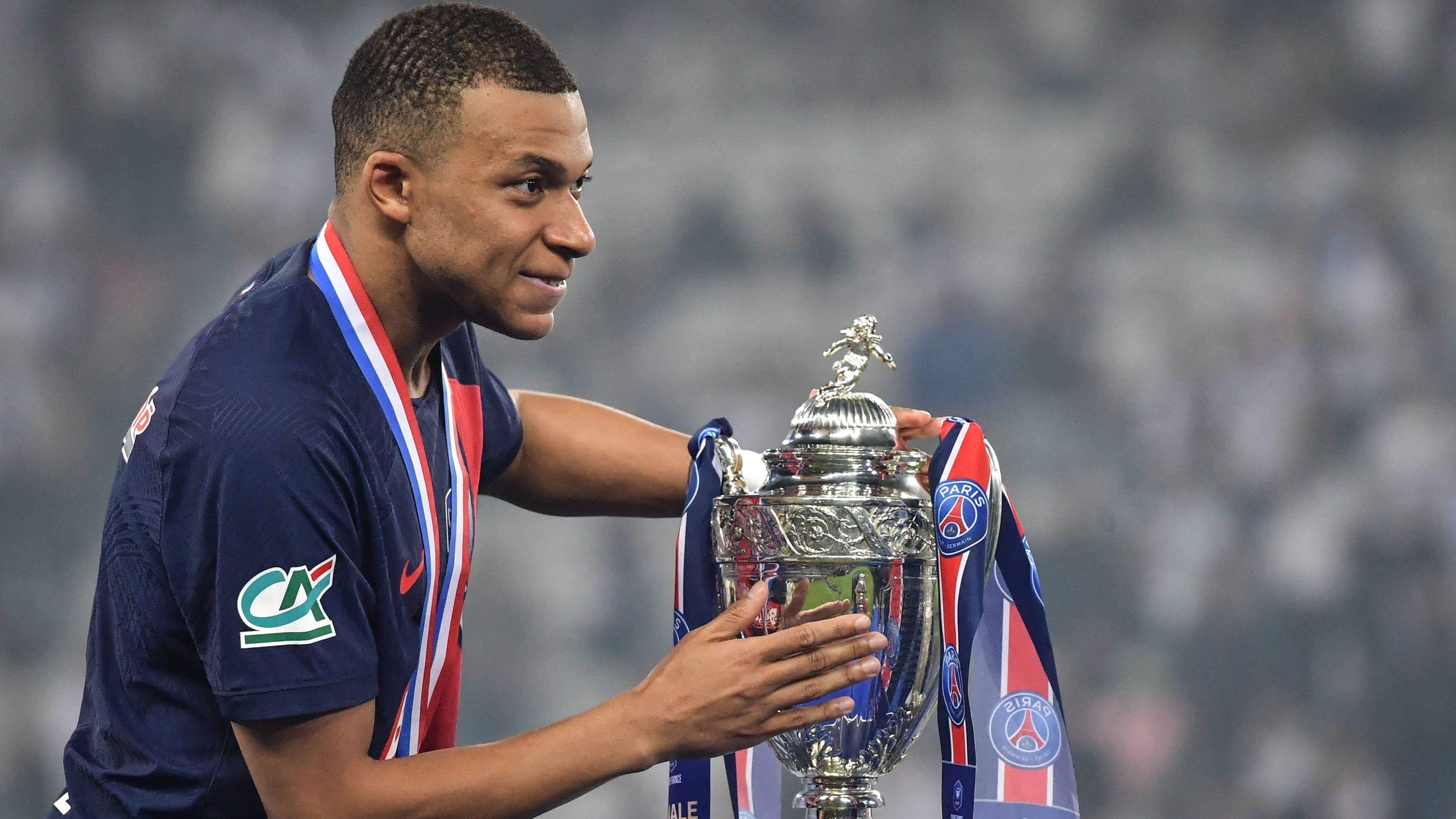 <strong>Kylian Mbappe (Real Madrid)</strong><br>Der vielleicht namhafteste Transfer dieses Sommers - und das in Sachen Ablöse für lau! Kylian Mbappe wechselte ablösefrei von Paris Saint-Germain zu Real Madrid und soll dort die neue Generation der "Galacticos" anführen.