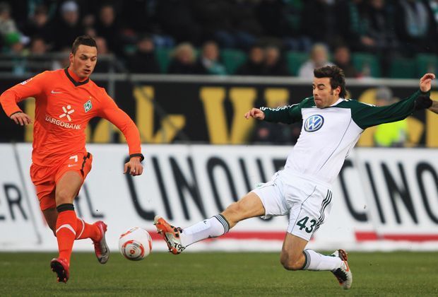 
                <strong>Andrea Barzagli</strong><br>
                Der ehemalige Wolfsburg-Trainer Felix Magath verpflichtete den EM-Verteidiger Andrea Barzagli (r.) 2008. Nach 75 Spielen und dem Meistertitel 2009 wechselte er im Januar 2011 zu Juventus Turin.
              
