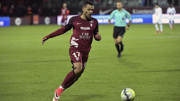 
                <strong>Platz 5 - Mathieu Dossevi (FC Metz)</strong><br>
                Erfolgreiche Flanken: 75Liga-Spiele 2017/18: 28
              