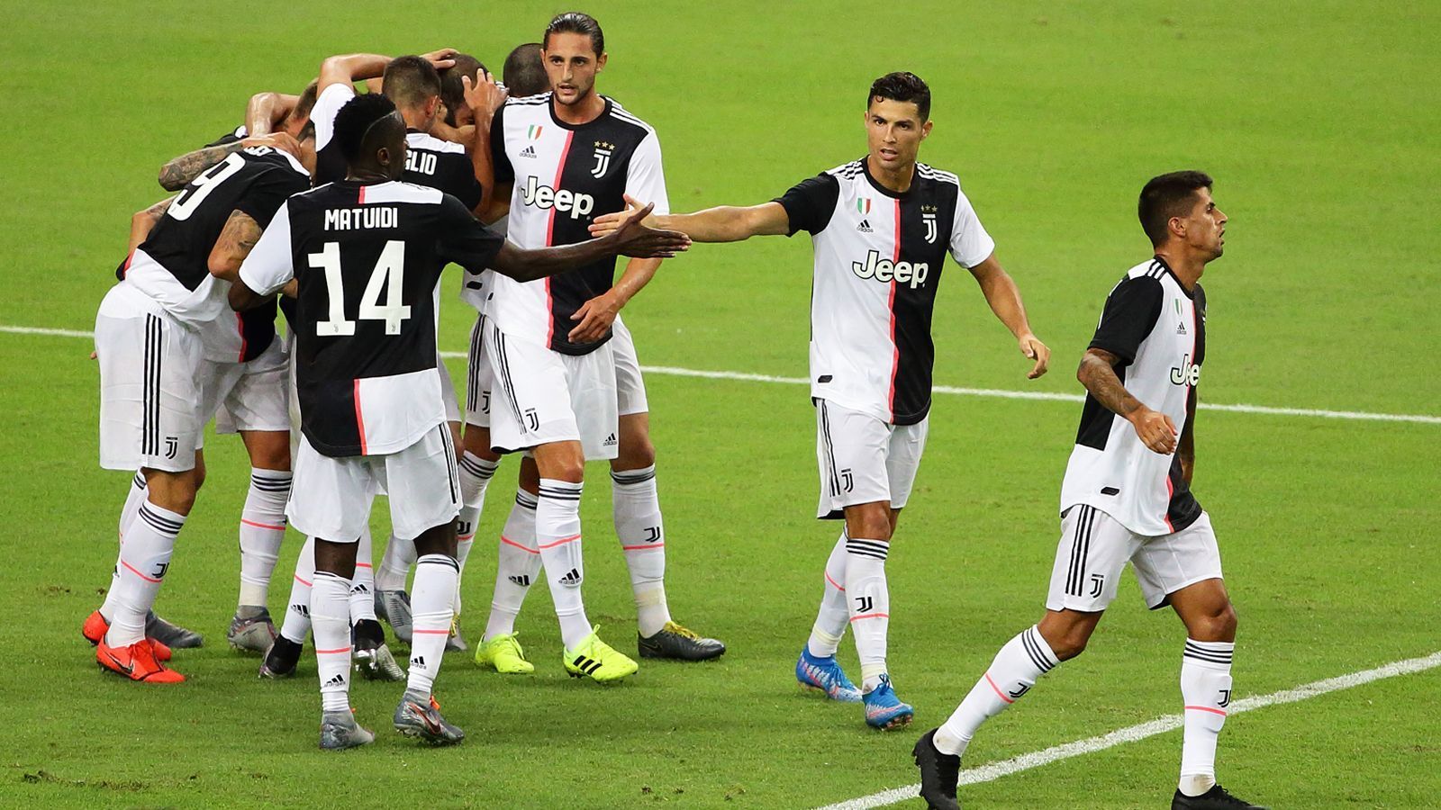
                <strong>Platz 5: Juventus Turin</strong><br>
                UEFA Fünfjahreswertung: 99,000 Punkte.
              