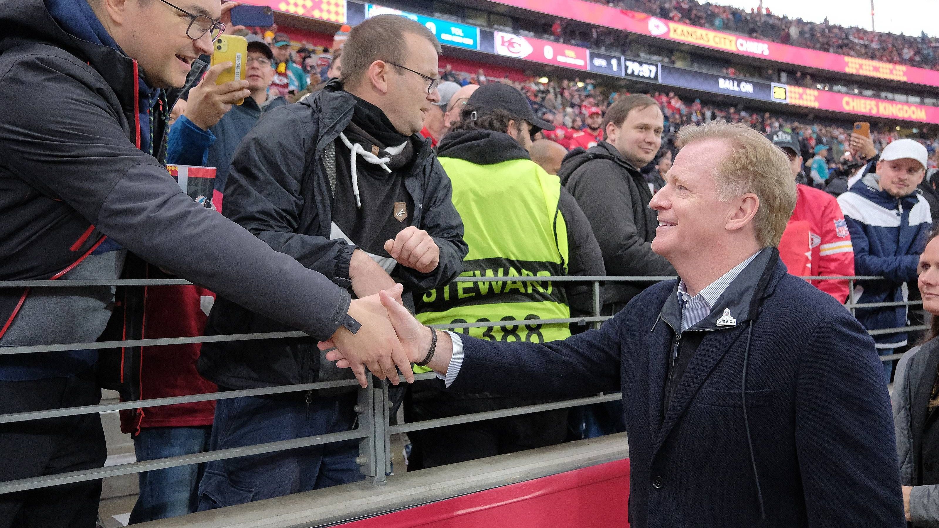 <strong>Die besten Bilder aus Frankfurt<br></strong>Auch NFL-Commissioner Roger Goodell ist in Frankfurt.