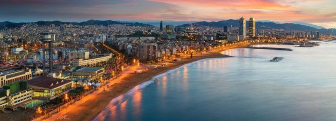 Der Stadt-Strand in Barcelona zählt zu den schönsten in Europa.