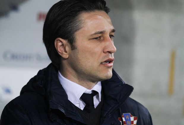 
                <strong>Platz 30: Niko Kovac (Kroatien)</strong><br>
                Für "kleines" Geld ist auch ein ehemaliger Bundesliga-Profi an der Seitenlinie aktiv. Niko Kovac bekommt für sein Engagement in Kroatien ein Jahresgehalt von 200.408 Euro.
              