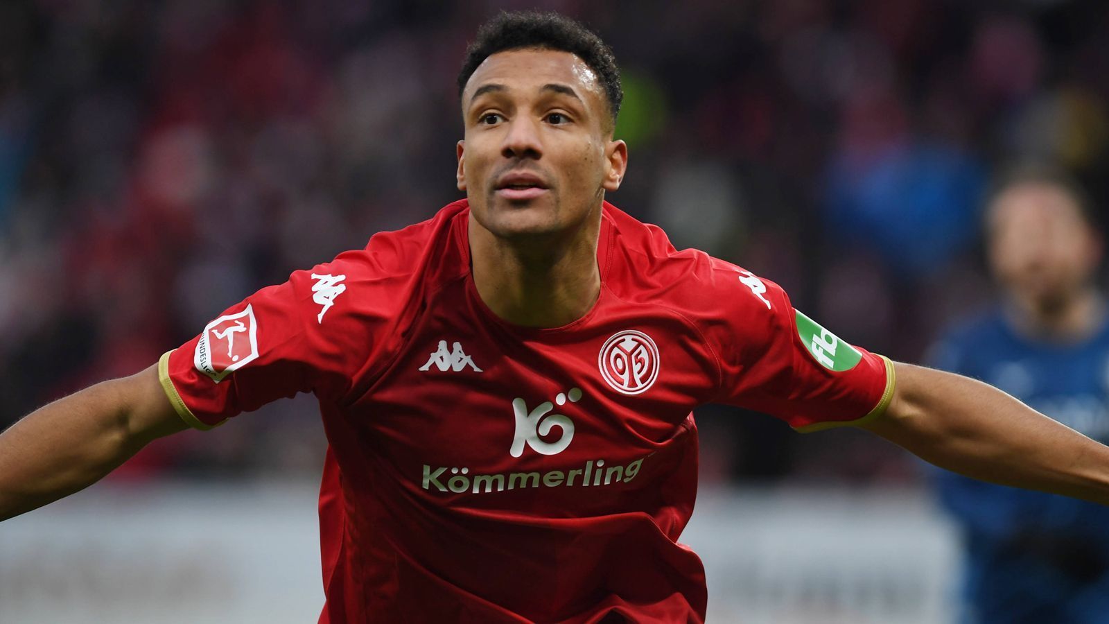 
                <strong>Gewinner: Karim Onisiwo (FSV Mainz 05)</strong><br>
                Auch Karim Onisiwo hofft auf einen Dosenöffner. Er traf beim 5:2 gegen den VfL Bochum gleich drei Mal, an den beiden weiteren Treffern war er beteiligt. Zwei Dinge haben geholfen: Konstruktive Kritik vom Trainer. Und ein taktischer Kniff, denn er spielte rechts hinter der Spitze. "Da fühle ich mich wohler. Mir tut es gut als Freigeist hinter der Spitze zu spielen. Da bin ich nicht so statisch", sagte der 30-Jährige.
              