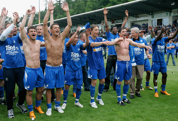 
                <strong>TSG 1899 Hoffenheim (2008)</strong><br>
                Vor dem Coup der Lilien gelingt es 1899 Hoffenheim als letztem Team, die 2. Liga schon nach einer Saison hinter sich zu lassen und ins Oberhaus aufzusteigen.
              