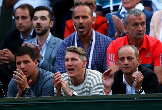 
                <strong>Bastian Schweinsteiger fiebert mit seiner Ana mit</strong><br>
                Und auch in der zweiten Runde der French Open tat sich Ivanovic vor den Augen ihres Freundes schwer. In der Box der Serbin musste der Bayern-Profi beobachten, wie ...
              