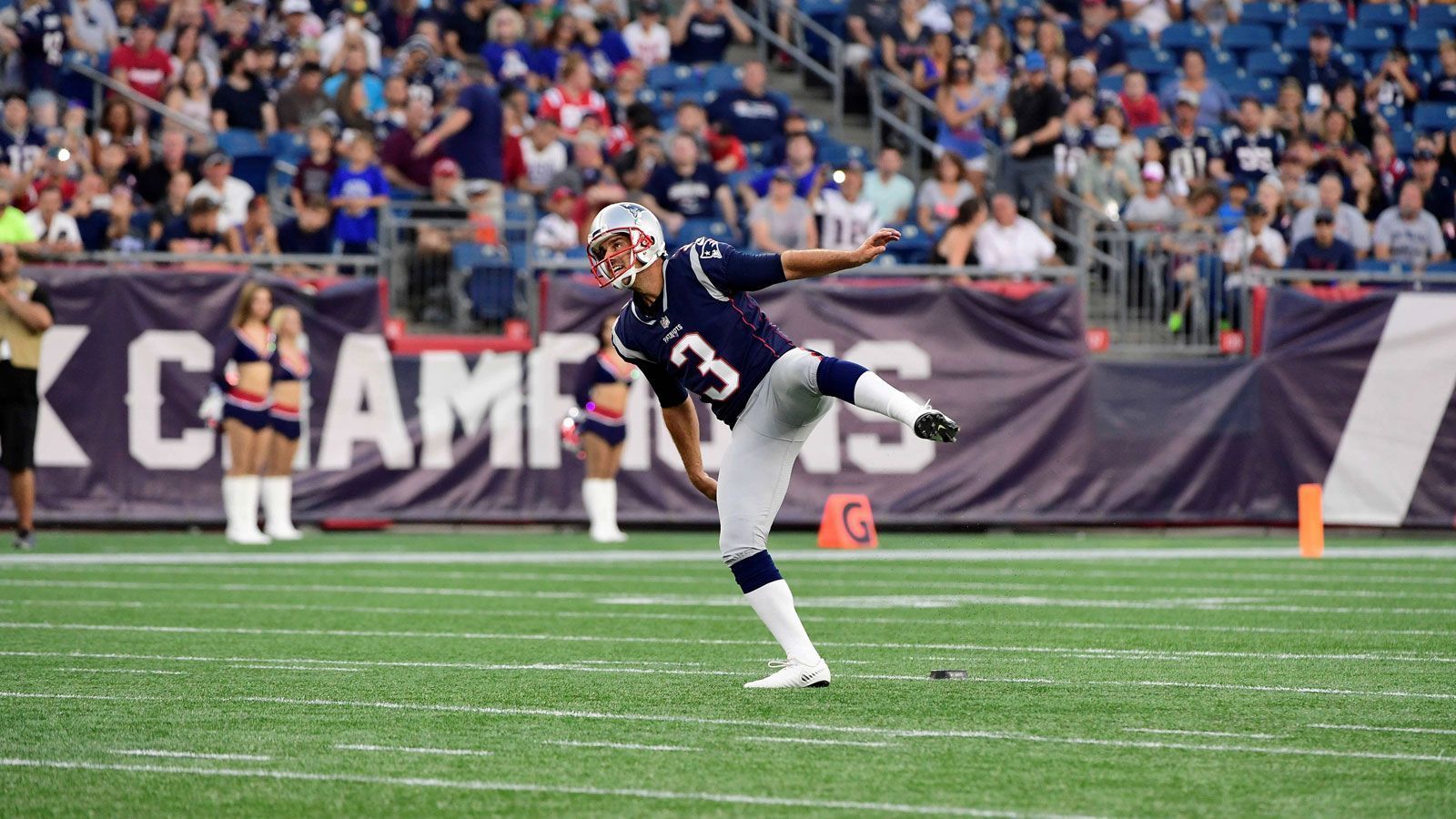 
                <strong>Stephen Gostkowski (New England Patriots)</strong><br>
                Durchschnittliches Jahresgehalt: 4.250.000 Dollar 
              