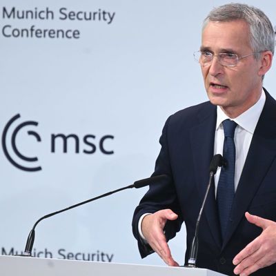 18.02.2023: Jens Stoltenberg nimmt an der Münchner Sicherheitskonferenz teil. 