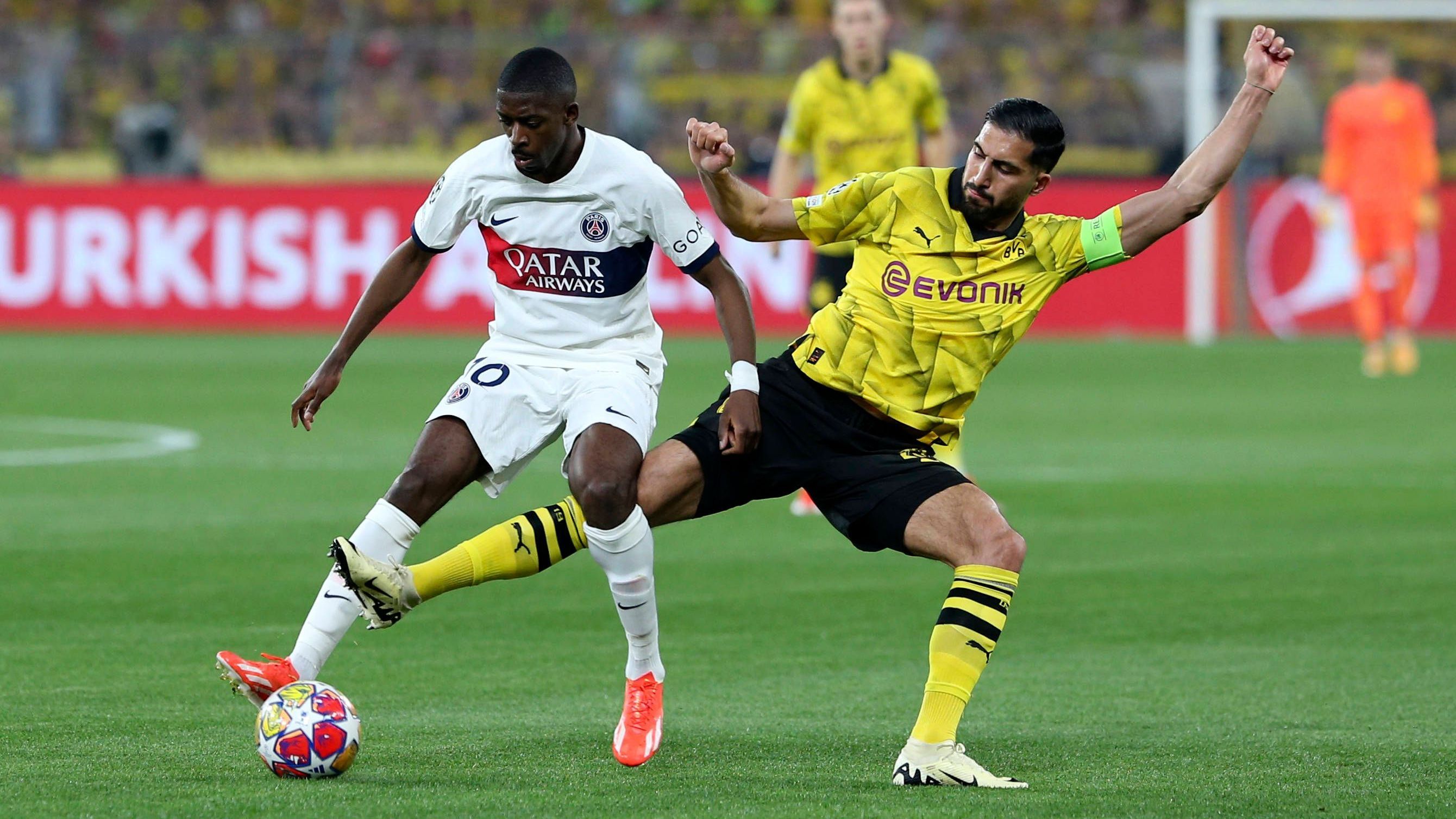 <strong>Emre Can (Borussia Dortmund)</strong><br>Der Kapitän geht durch Körpersprache voran. Setzt zu Beginn mit taktischen Fouls Zeichen. Spielerisch gelingt ihm aber nicht sonderlich viel. Wählt lieber den Sicherheitsball, anstatt offensiver anzuschieben. <strong><em>ran</em>-Note:&nbsp;3</strong>