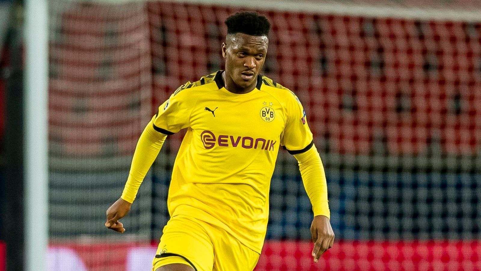 
                <strong>Dan-Axel Zagadou</strong><br>
                Der Verteidiger wird in der 89. Minute für Schulz eingewechselt und klärt den letzten Angriff von Sevilla. ran-Note: ohne Bewertung
              