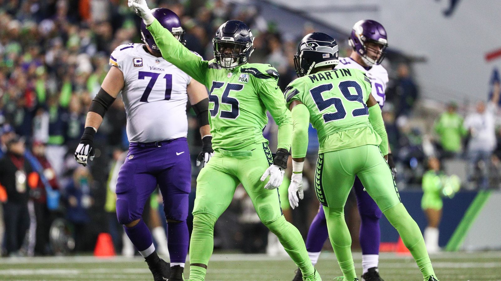 
                <strong>Philadelphia Eagles: DE Frank Clark</strong><br>
                Die Eagles beim Pass Rush als Seattle Seahawks 2.0? Mit Michael Bennett steht bereits ein ehemaliger Seahawk unter Vertrag, hinzu kommt der voraussichtliche Abschied von Brandon Graham, der ebenfalls Free Agent wird. Clark wäre die jüngere Lösung.
              