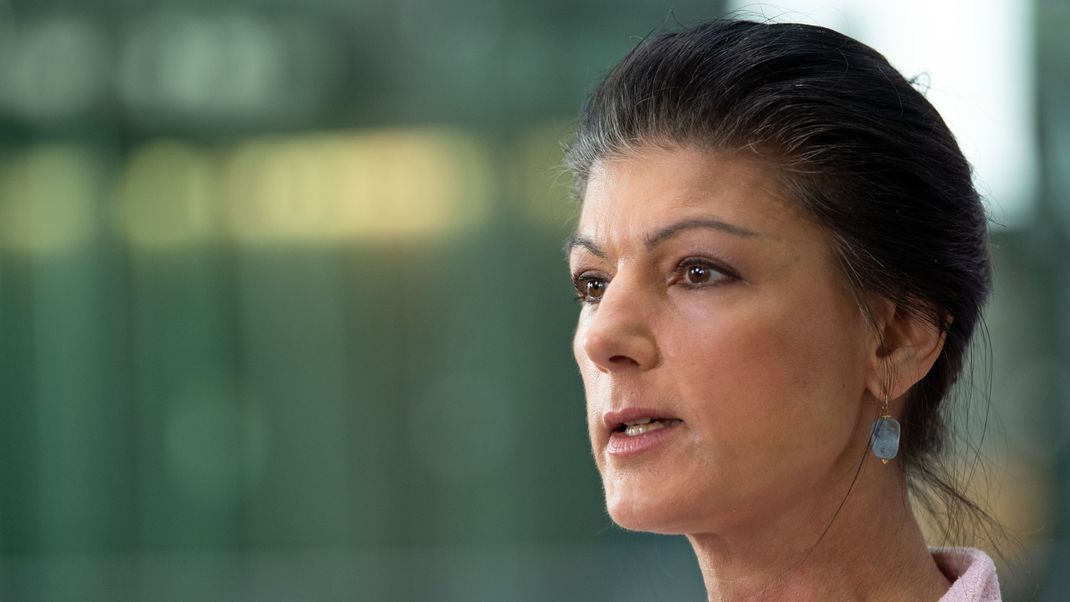 Die Partei "Bündnis Sahra Wagenknecht - Vernunft und Gerechtigkeit" (BSW) wird nach der Bundestagswahl 2025 umbenannt. 