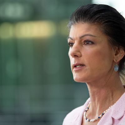 Die Partei "Bündnis Sahra Wagenknecht - Vernunft und Gerechtigkeit" (BSW) wird nach der Bundestagswahl 2025 umbenannt. 