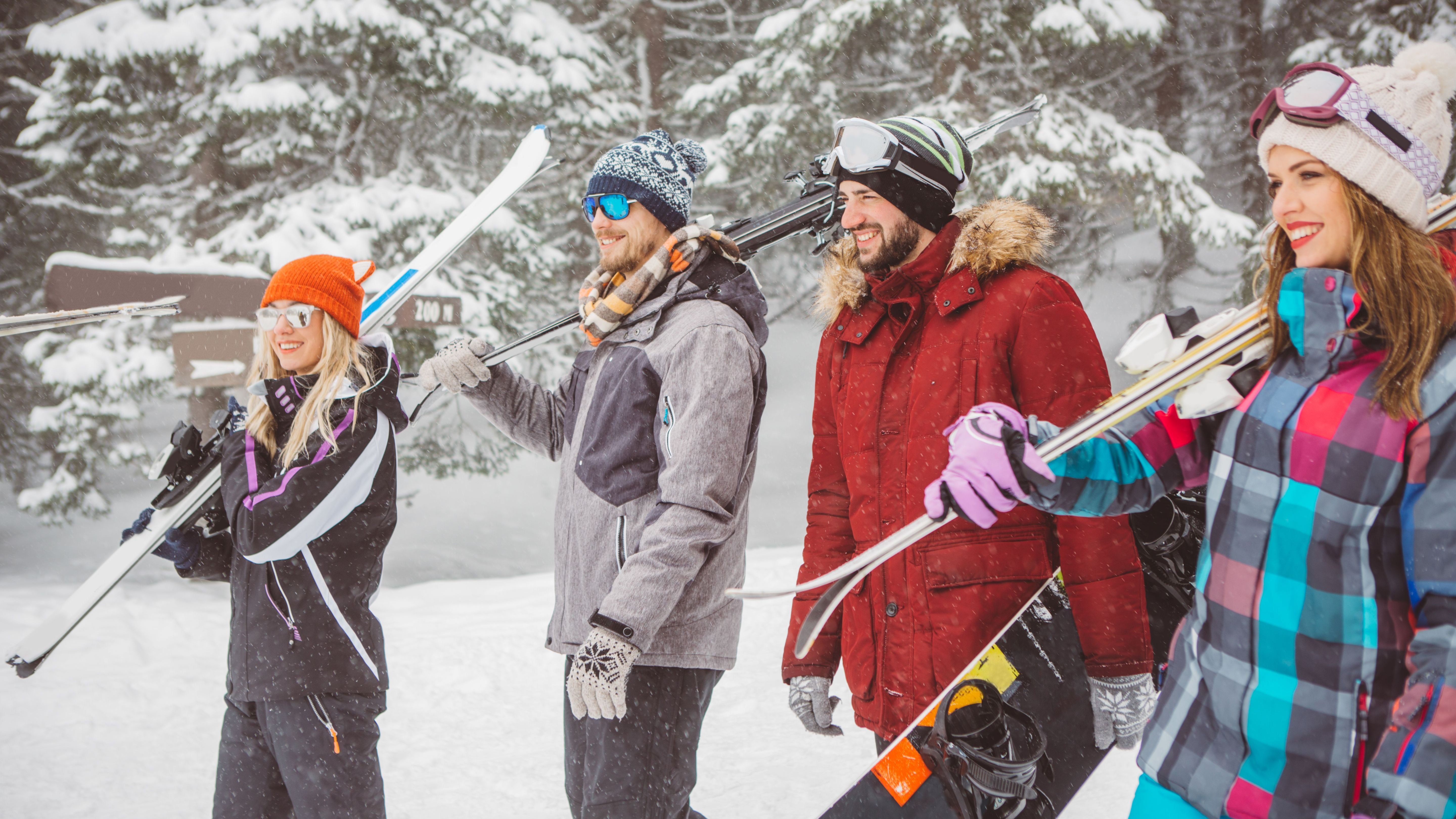 Skifahren muss kein Luxus sein: Wir stellen Skigebiete vor, die auf faire Preise setzen.