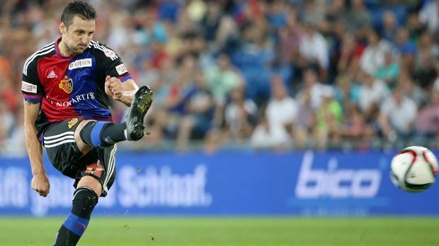 
                <strong>Zdravko Kuzmanovic</strong><br>
                Zdravko Kuzmanovic: Der frühere Stuttgarter verlässt den FC Basel in der Winterpause und wechselt zurück nach Italien zu Udinese Calcio in die Serie A. Der Serbe spielte bereits in der Vergangenheit in Italien für Florenz und Inter Mailand. Kuzmanovic wird zunächst bis zum Saisonende von Basel an die Italiener ausgeliehen.
              