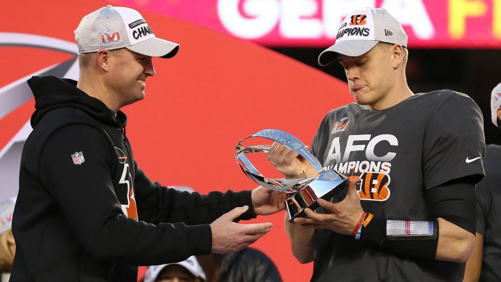 
                <strong>AFC North: Cincinnati Bengals</strong><br>
                &#x2022; Head Coach: Zac Taylor (l.)<br>&#x2022; Quarterback: Joe Burrow (r.)<br>&#x2022; Platzierung nach Regular Season: 1. der AFC North (Division), Platz 3 in der AFC (Conference)<br>&#x2022; Stadion: Paycor Stadium (Cincinnati, Ohio)<br>&#x2022; Gegründet: 1968<br>
              