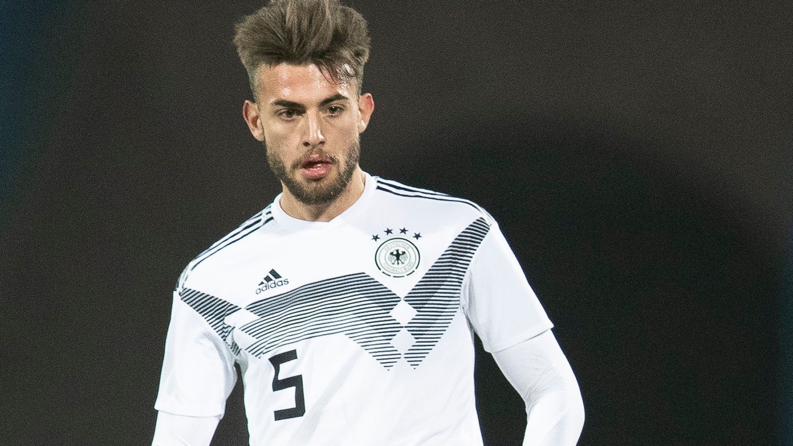 
                <strong>Jose-Enrique Rios Alonso</strong><br>
                Position: AbwehrAlter: 18 JahreVerein: VfB StuttgartU19-Länderspiele: 2/0 ToreProfispiele: Noch keine Bundesliga- oder Zweitligaspiele
              