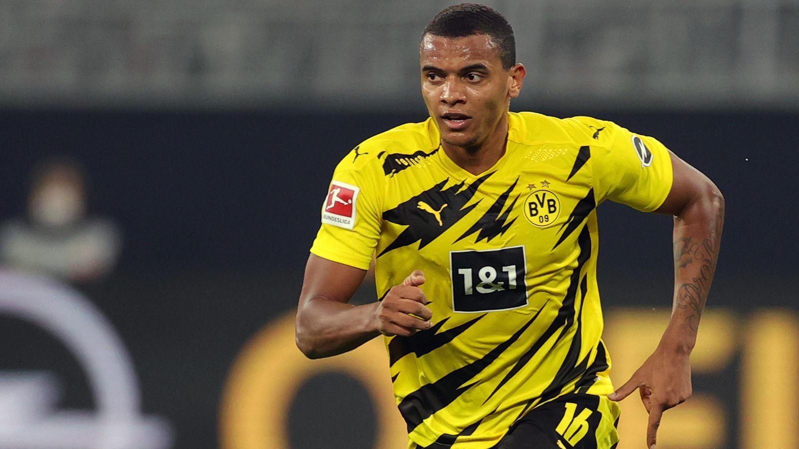 
                <strong>Manuel Akanji (Borussia Dortmund)</strong><br>
                Eine weitgehend solide Vorstellung vom Schweizer. Allerdings lässt er Gnabry bei Lewandowskis Chance zu viel Raum. Bei Sanes 1:3 übt Akanji nicht genügend Druck auf den Joker aus. ran-Note: 4
              