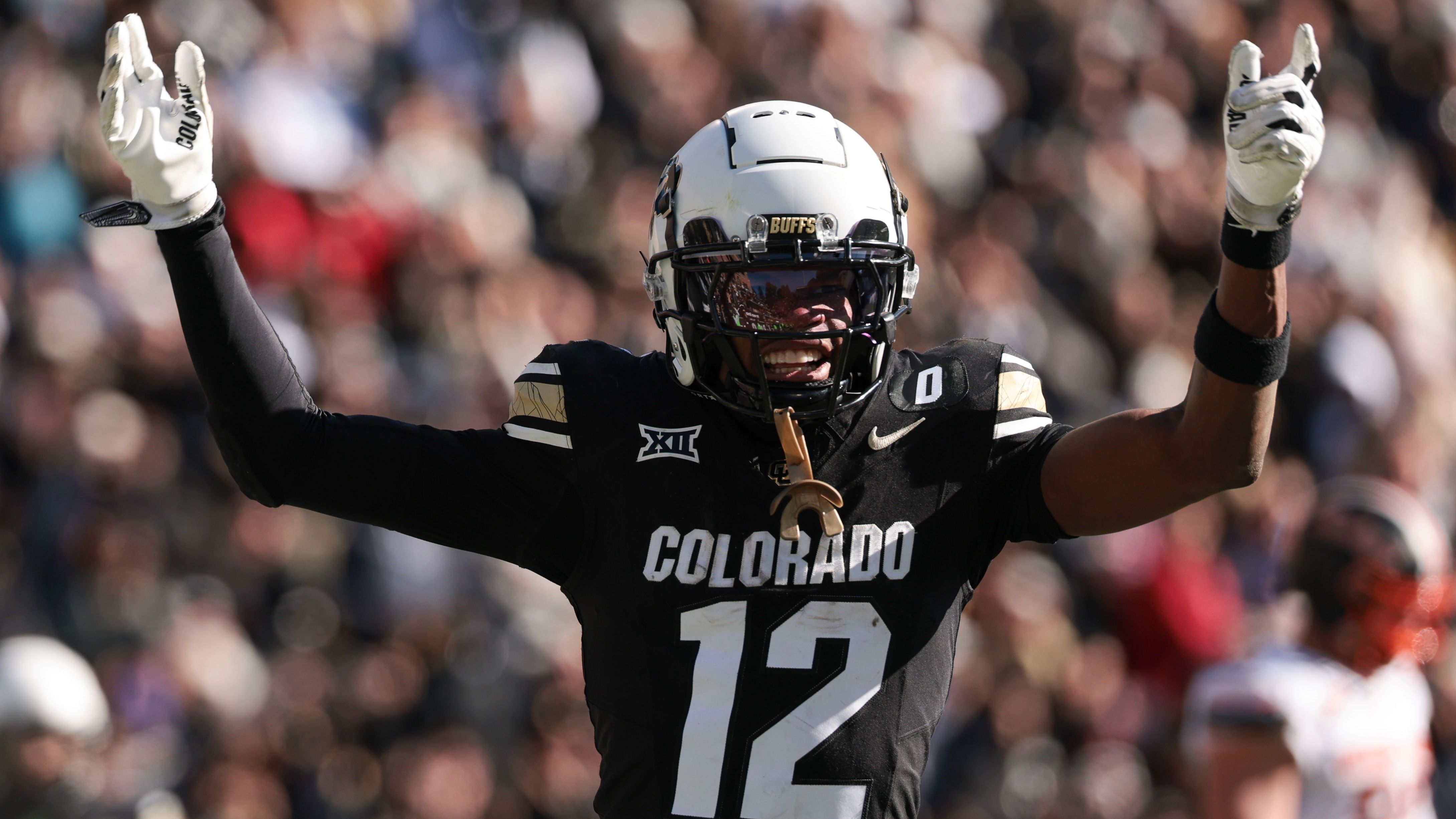 <strong>Travis Hunter (Colorado Buffaloes): Fazit</strong><br>Der amtierende Heisman-Sieger ist ein Unikat, so viel ist klar. Einige Teams werden ihn wohl eher in der Defensive sehen, andere in der Offensive, wieder andere vielleicht als Teilzeitkraft für beide Seiten. So oder so: Er punktet mit Athletik und Catching-Skills.&nbsp;<br><br><strong>Einschätzung</strong>: Top-5-Pick