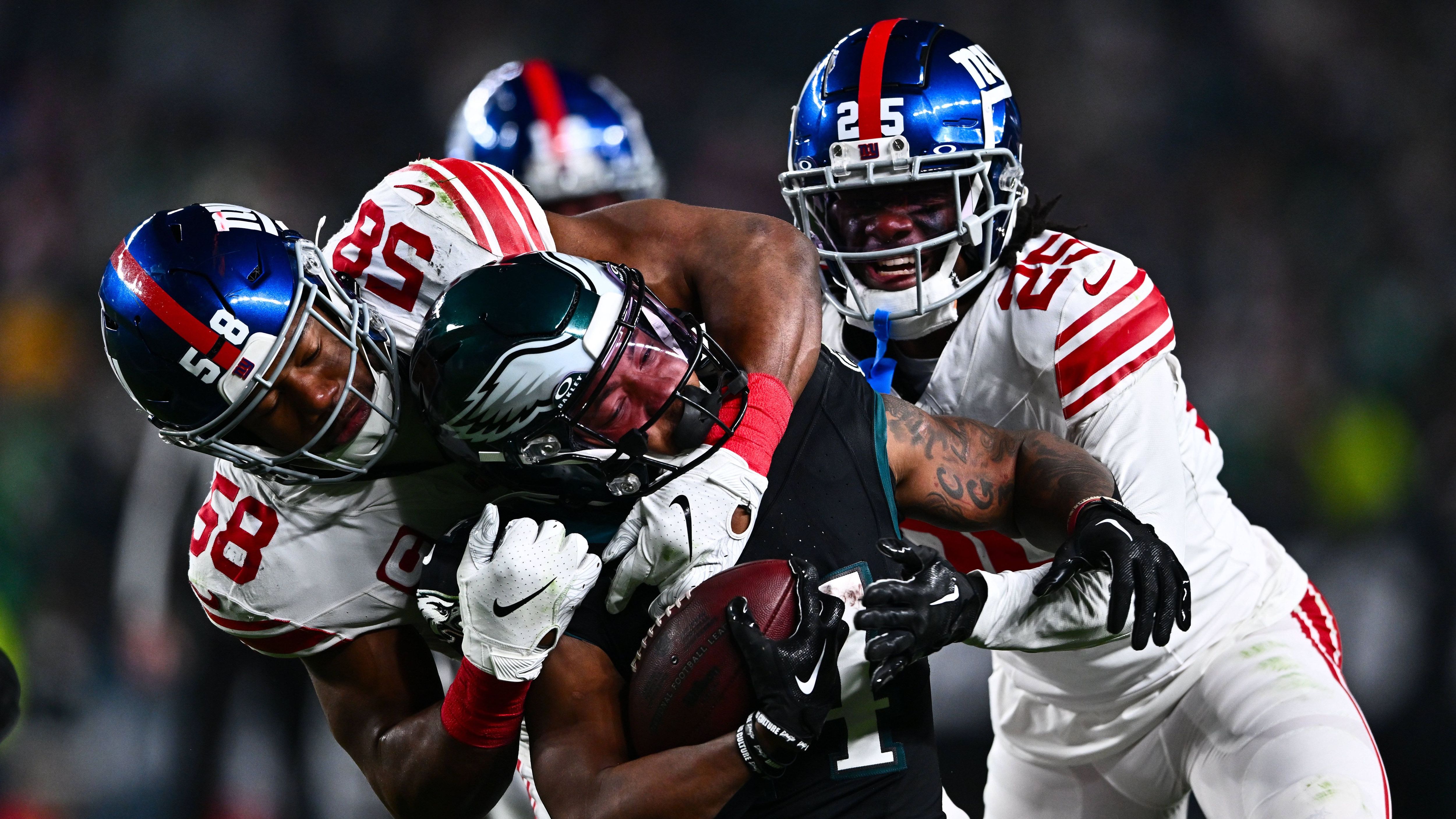 <strong>Platz 6: New York Giants - 42 Millionen US-Dollar</strong><br>Anzahl der Spieler: 10<br>Top-Verdiener: Brian Burns (OLB) - 15,5 Millionen US-Dollar<br>Durchschnitts-Cap-Space pro Spieler: 4,2 Millionen US-Dollar<br>Prozentualer Anteil der&nbsp;Linebacker am Cap Space: 16,12%