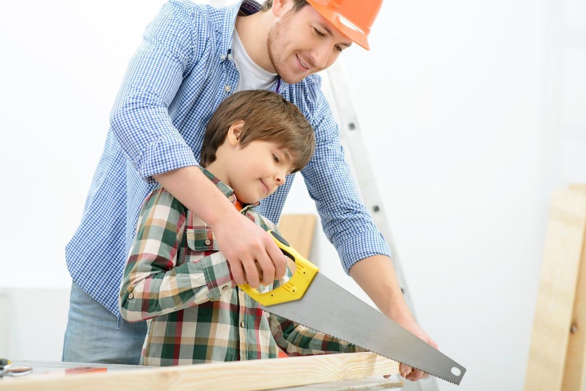 Tisch bauen_Schreibtisch_zinkevych_Fotolia_99241866