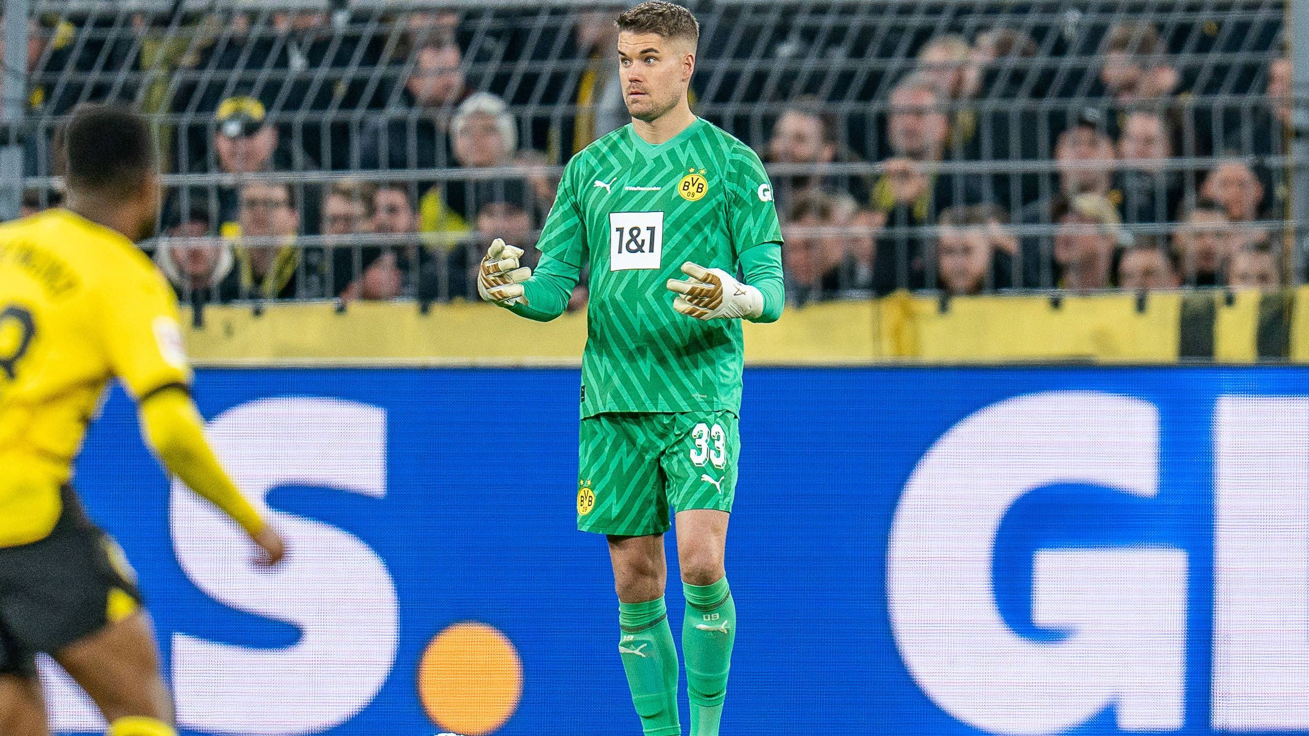 <strong>Alexander Meyer</strong><br>Der Ersatz-Torhüter rückt für den erkrankten Kobel zwischen die Pfosten. Ist zunächst nur im Spielaufbau gefordert und macht seine Sache mit dem Ball am Fuß ruhig und abgeklärt. Beim Klärungsversuch von Schlotterbeck, der im eigenen Tor landet, wäre er zur Stelle gewesen. Zeigt bei einem gefährlichen Abschluss kurz vor der Stundenmarke seine erste Parade. <strong><em>ran</em>-Note: 3</strong>
