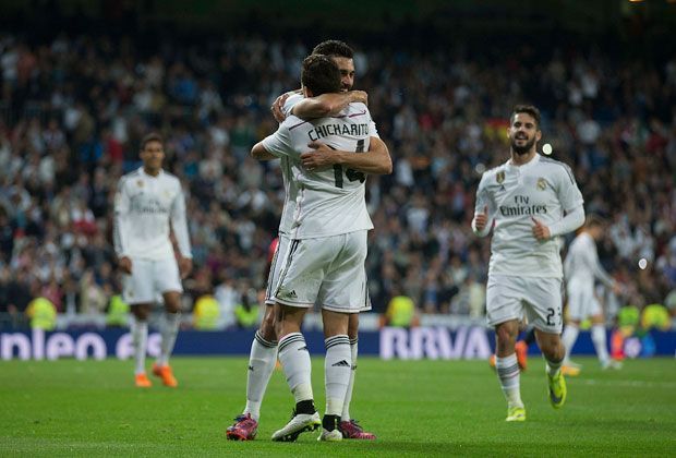 
                <strong>Ronaldo schmollt nach Tor-Klau</strong><br>
                Großer Jubel bei Real Madrid in der 84. Spielminute gegen Almeria in der Primera Division. Das 3:0 von Alvaro Arbeloa sorgt für den Endstand der Partie - aber bei einem Real-Spieler stößt das Tor auf Wut ...
              