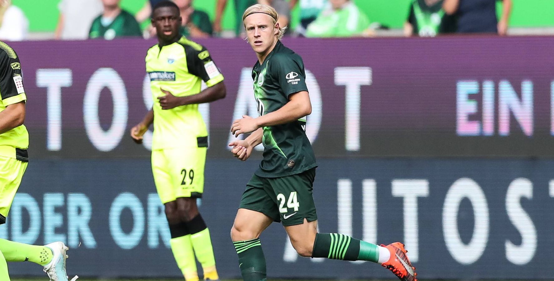 
                <strong>Xaver Schlager (VfL Wolfsburg) </strong><br>
                Gerne hätte Marco Rose auch Xaver Schlager mit an den Niederrhein genommen. Doch Schlager wechselte schließlich nach Niedersachsen und unterschrieb beim VfL Wolfsburg. 15 Millionen Euro wanderten im Gegenzug nach Salzburg.
              