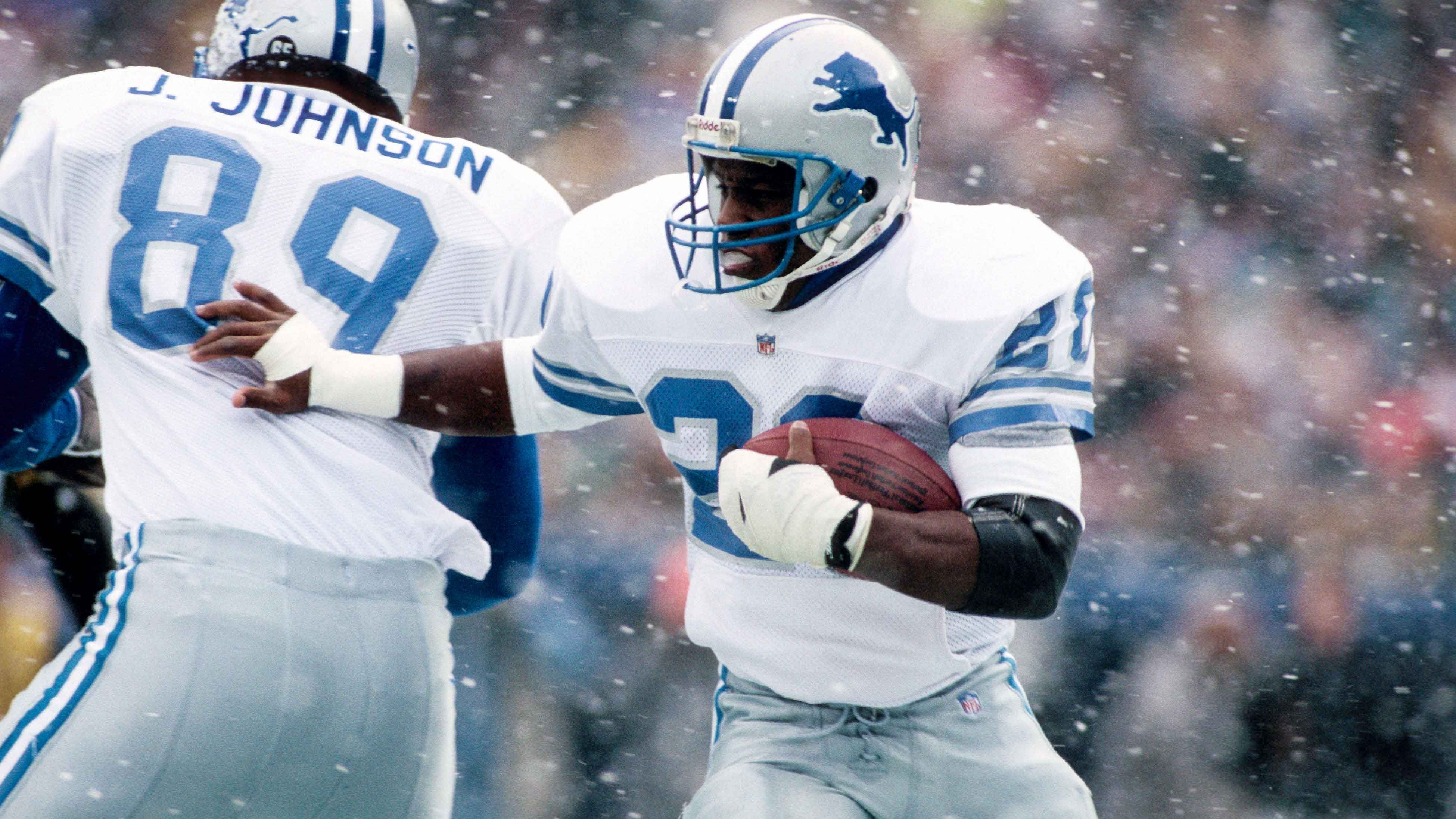 
                <strong>Detroit Lions: Barry Sanders</strong><br>
                15.269 Yards bei 3.062 Runs - 99 Touchdowns
              