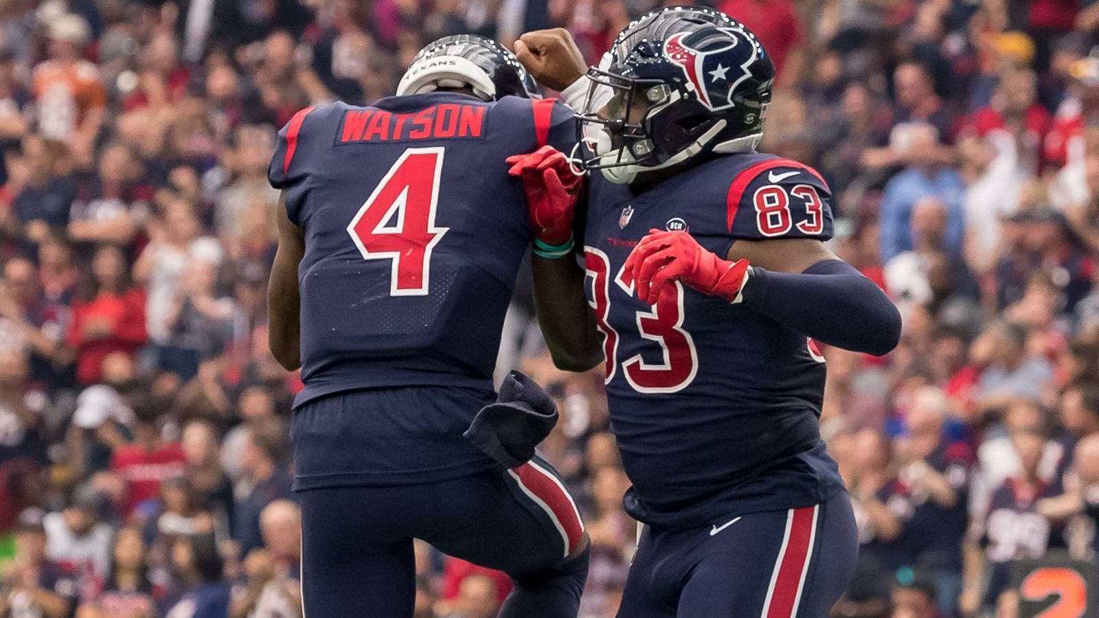 
                <strong>Gewinner: Houston Texans</strong><br>
                Die Houston Texans sind der Inbegriff eines Turnarounds. Nachdem die ersten drei Saisonspiele mit einer Niederlage endeten, schienen die Playoff-Träume bereits erledigt zu sein. Dann aber folgte die große Wende: Der Triumph gegen die New York Jets war bereits der neunte Sieg in Folge. Die Mannschaft um Quarterback Deshaun Watson entwickelt sich zum Geheimfavoriten auf den Super Bowl.
              