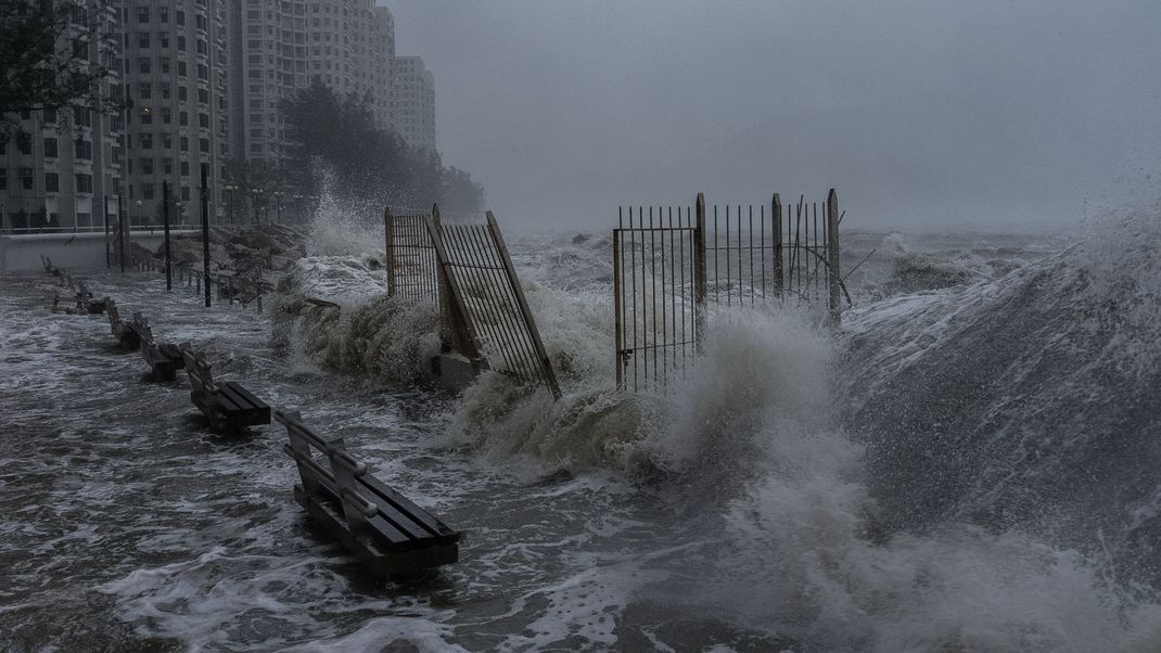In Taiwan und auf den Philippinen steigt die Zahl der Toten und Vermissten.