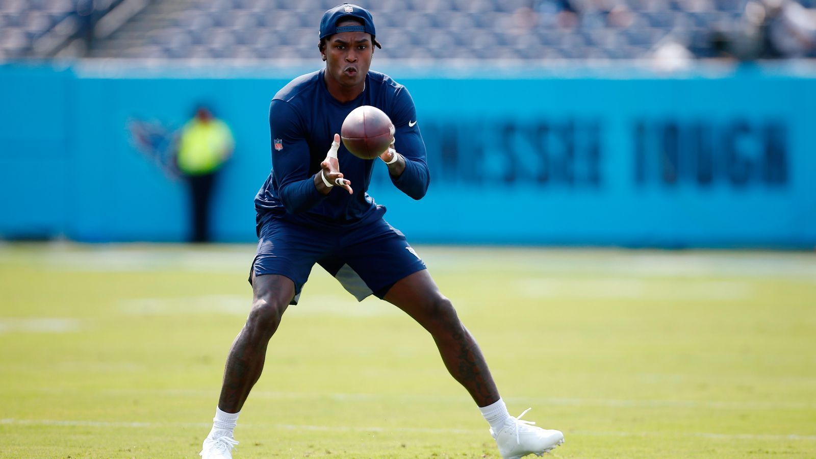 
                <strong>Die möglichen Abnehmer für Julio Jones</strong><br>
                Julio Jones wurde von den Tennessee Titans nach nur einem Jahr entlassen. Seinen Zenit dürfte der 33-Jährige bereits überschritten haben, dennoch sollte sein Name noch immer einiges an Interesse wecken. ran zeigt, wo der Receiver landen könnte.
              