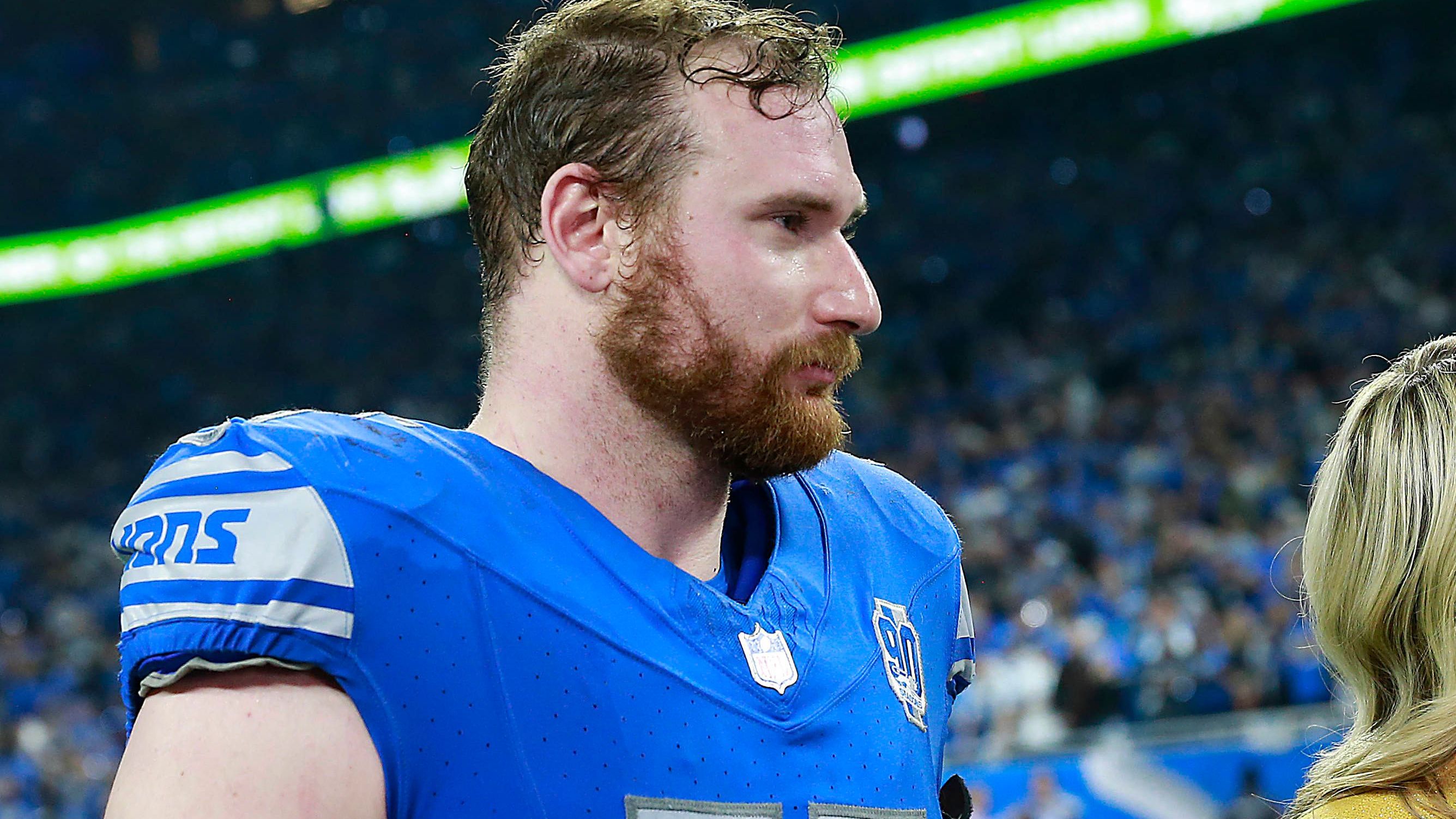 <strong>Center: Frank Ragnow (Detroit Lions)</strong> <br>Jason Kelce hat seine Karriere beendet und ist mit einer Dose Bier in der Hand in den Sonnenuntergang geritten. Wer ist nun der beste und wichtigste Center in der NFL? Unsere Wahl fällt auf Frank Ragnow von den Detroit Lions. Der Erstrunden-Pick aus 2018 ist enorm wichtig für Quarterback Jared Goff und das Laufspiel der Lions.