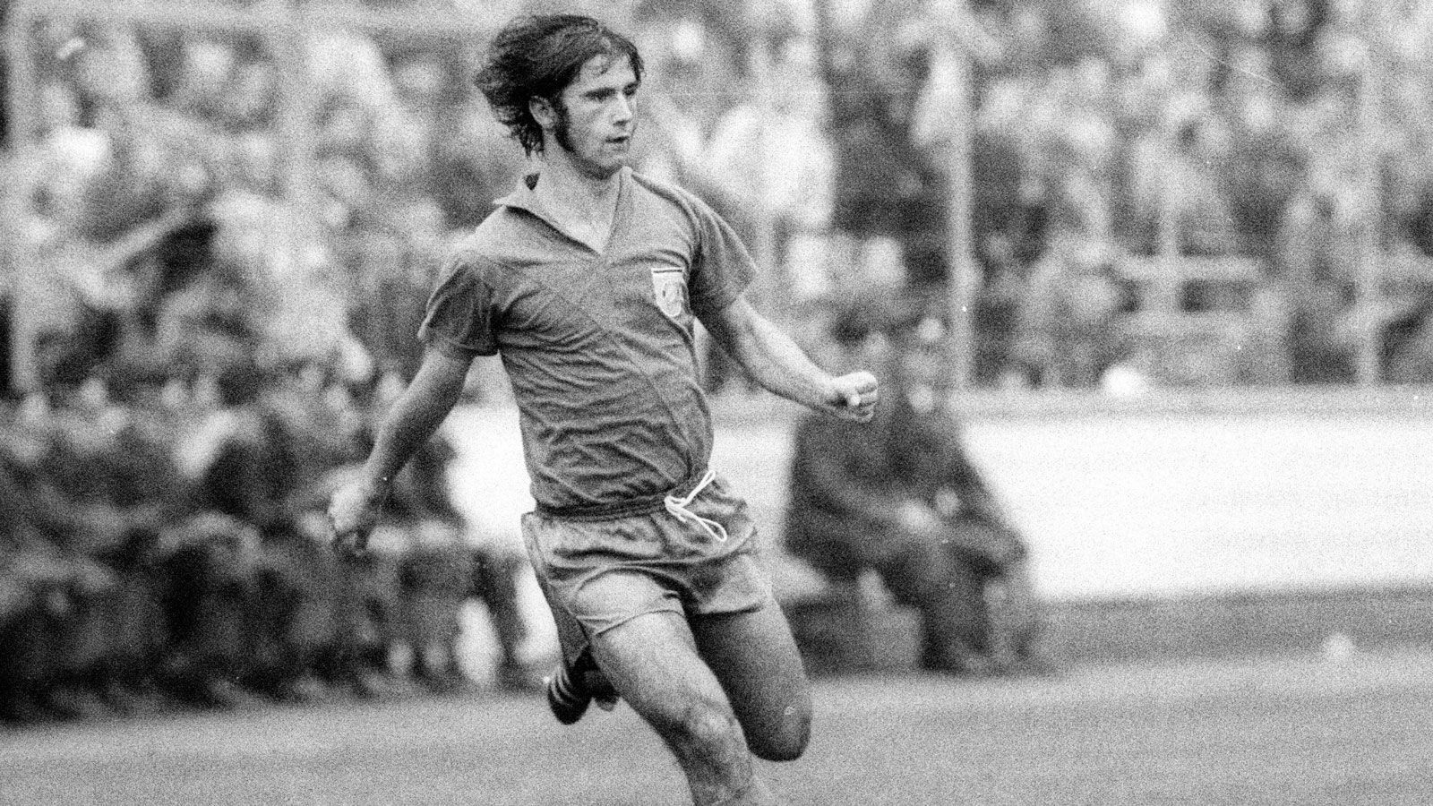 
                <strong>7. Gerd Müller (FC Bayern München)</strong><br>
                Alter: 23 Jahre und 216 TageSaison: 1968/1969Tore: 30
              