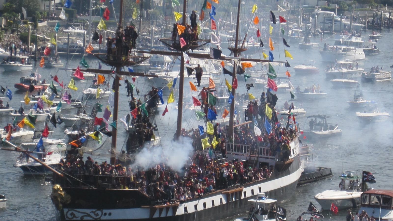 
                <strong>6. Echte Seeräuber</strong><br>
                Aber warum eigentlich "Buccaneers"? Die "Seeräuber", "Freibeuter" oder "Piraten" erhielten ihren Namen bei einer Abstimmung auf dem "Gasparilla Pirate Festival" in Tampa, das seit 1904 zu Ehren des Piraten Jose Gaspar aus Florida ausgetragen wird. Der Name überrascht also kaum.
              